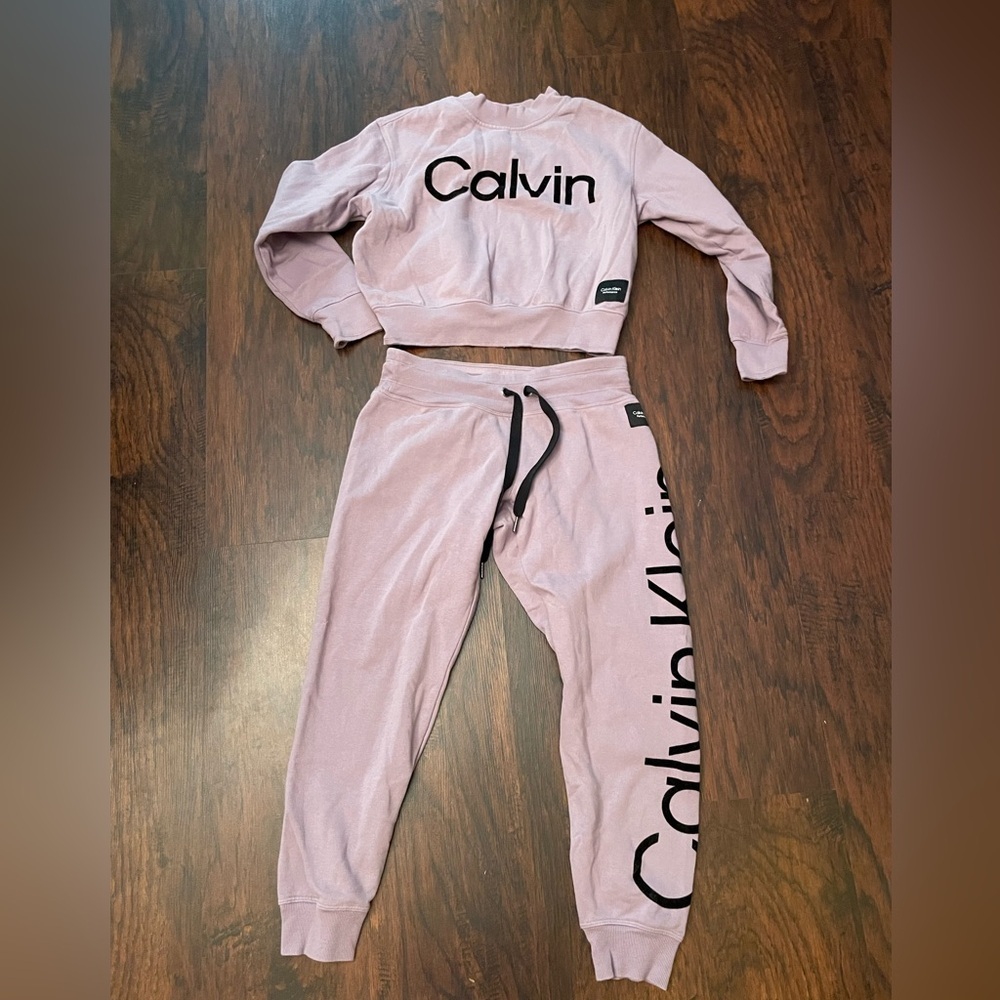 Calvin Klein | Cropped Sweater + Joggers set